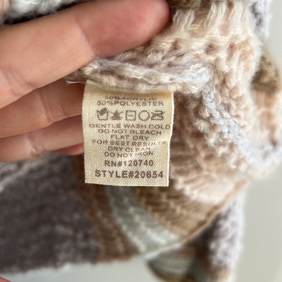 Mystree women’s sweater, SM. - Picture 4 of 4